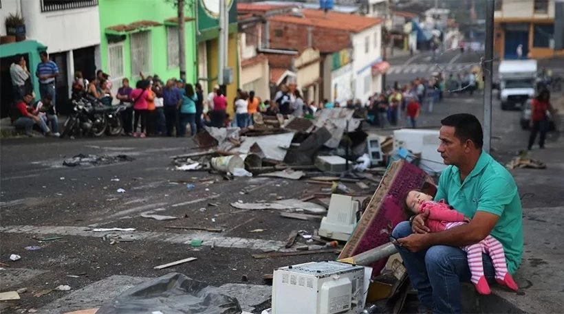 Εξαθλίωση στη Βενεζουέλα: «Προσπαθούμε με νύχια και με δόντια να επιβιώσουμε»